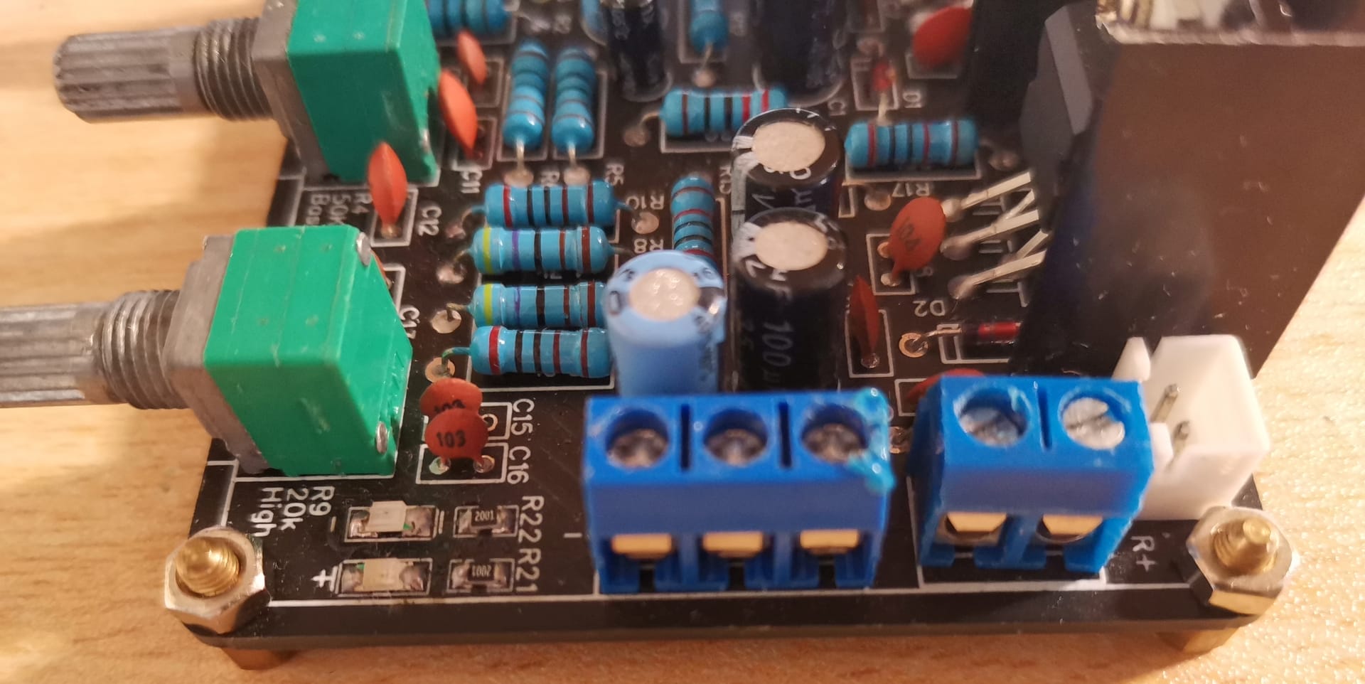 Stereo Amplifier Circuit With TDA2030 With Tone Controls - Xtronic